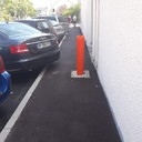 Que pense la Mairie de l'espace qui reste aux piétons depuis la mise en place des nouveaux parkings près du centre sportif des Pyramides ?